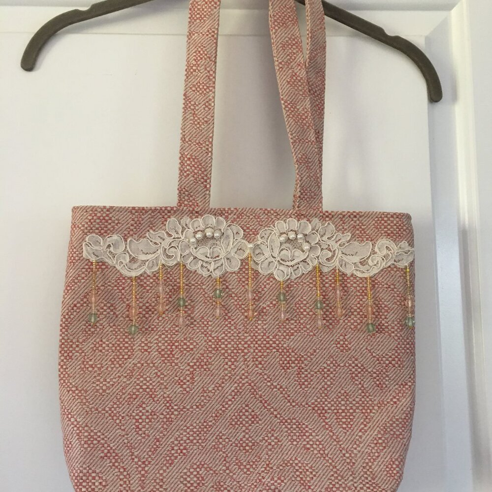 Lace and Beads Spring Purse